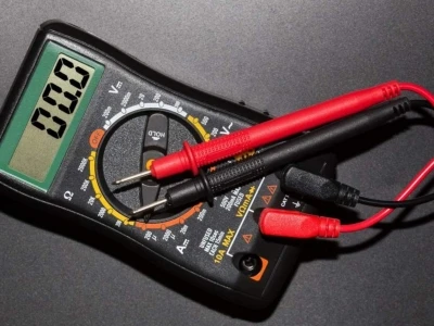 Yuav Ua Li Cas Ntsuam Xyuas Ebike Roj Teeb Muaj Peev Xwm Siv Lub Multimeter